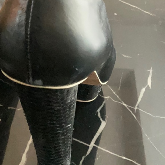 L.A.M.B platform peep toe pumps. - Picture 4 of 9